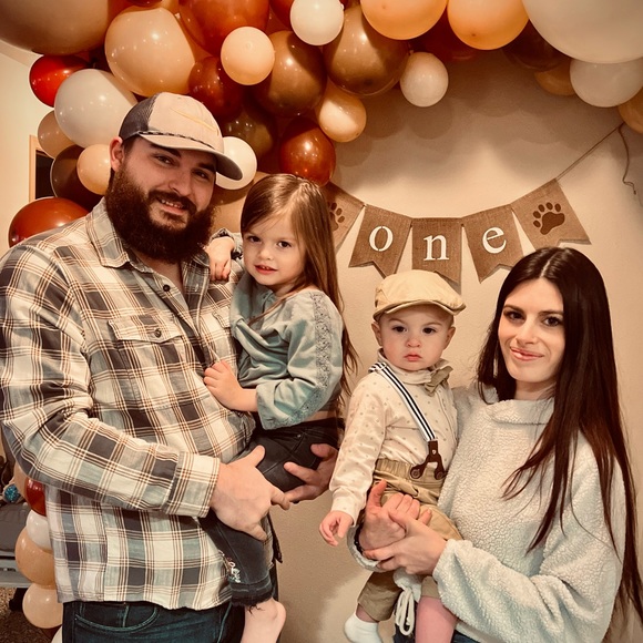 Meet your Posher, Mackenzie - Picture 2 of 5